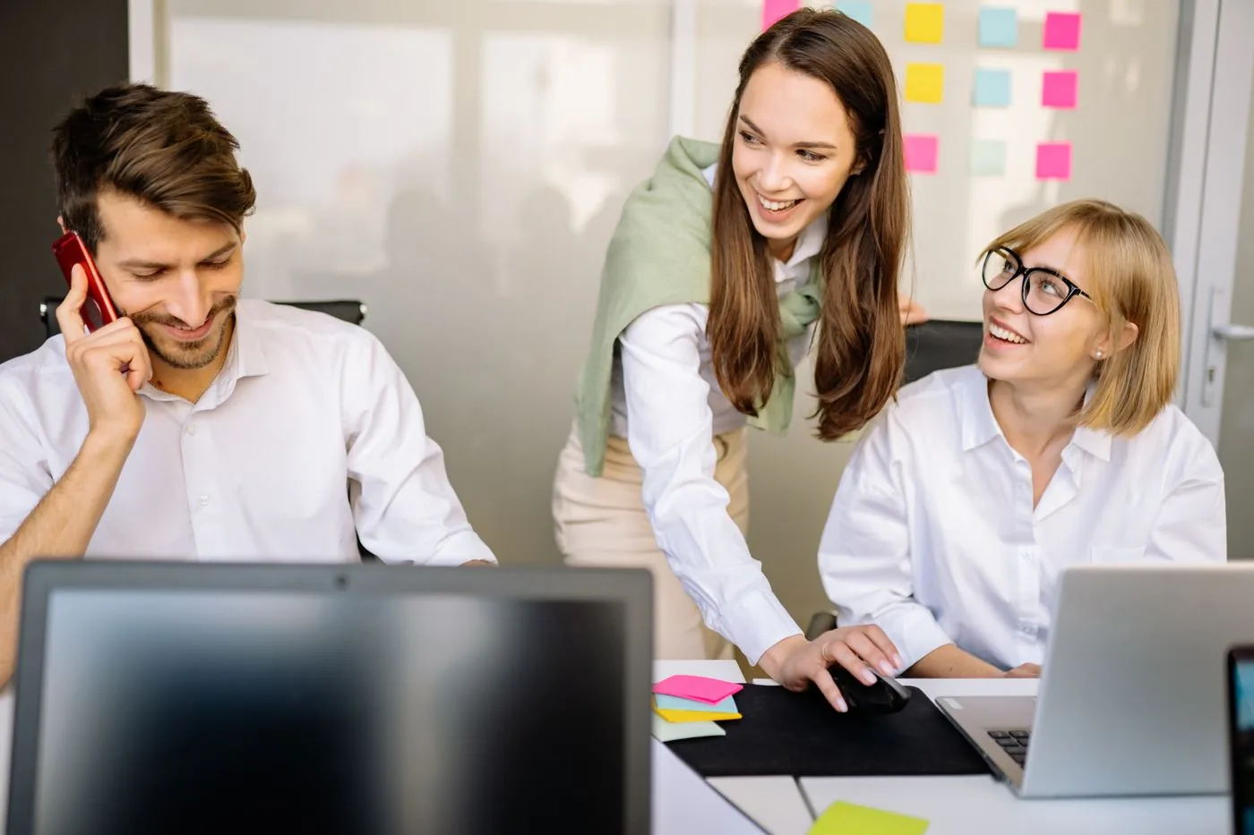 El equipo de soporte de Domatix ayudando a un cliente